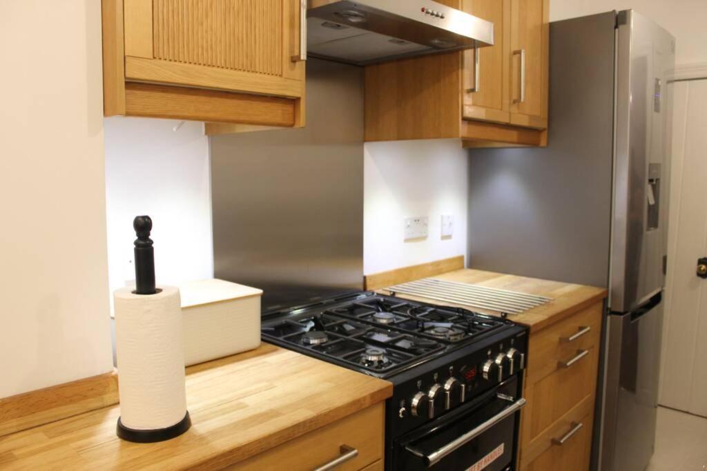 Luxury Townhouse In Town Centre, Views, River Walk, Free Parking Shrewsbury Exterior photo