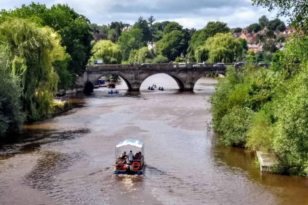 Luxury Townhouse In Town Centre, Views, River Walk, Free Parking Shrewsbury Exterior photo